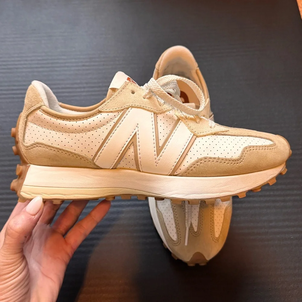 New Balance 327 - Picture 3 of 7